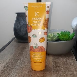 B&BW pumpkin pecan waffles body cream